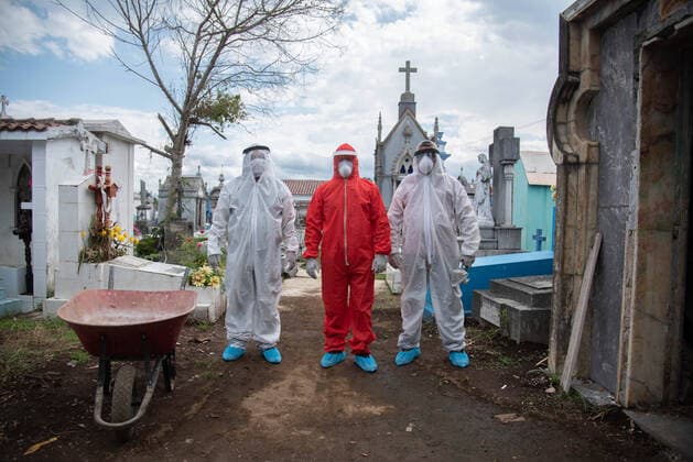 June 7, 2020, Coatepec, Veracruz, Mo xico: A crew of municipal pantheon workers carry out work to bury a woman who died of COVID-19 in Coatepec, Veracruz. With this death, the beginning of the maximum peak of infections in the entity begins, according to data from the Ministry of Health. Coatepec MÃ xico - ZUMAqp1_ 20200607_zip_qp1_002 Copyright: xHectorxAdolfoxQuintanarxPerezx