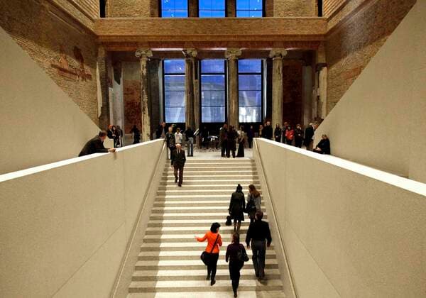 Neues Museum Berlin, 17 03 09 Visitors enter the Neues Museum on Museum Island Berlin Berlin Germany via the main staircase