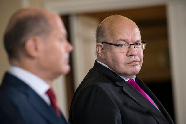 Finance Minister and Vice Chancellor Olaf Scholz SPD, left and Federal Minister of Economics Peter Altmaier CDU at a press conference on the implementation of the economic stimulus package on 12 June 2020 in the Ministry of Finance in Berlin Finance Minister Scholz on the implementation of the economic stimulus package