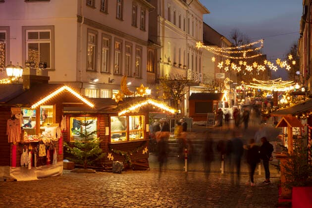 Christmas market at Kornmarkt, night shot, Limburg a d Lahn, Hesse, Germany, Europe 1100400396