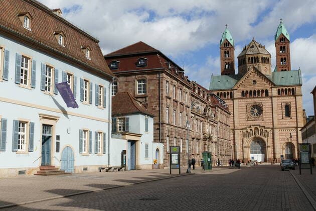 Maximilianstrasse in Speyer on the Rhine 1098300832