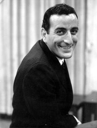 TONY BENNETT TONY BENNETT. Strictly editorial use only in conjunction with the promotion of the film. Credit line mandatory. This image is copyright of the film company and is supplied under the terms of issue as film still. No commercial or book cover use permitted without prior consent from the film company.  Mandatory credit line: Image courtesy Ronald Grant Archive Mary Evans