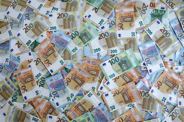Symbol photo of euro notes of different denominations, DEU, Berlin, 14 05 2020