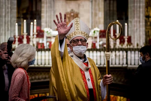 June 14, 2020, Barcelona, Catalonia, Spain: Archbishop of Barcelona Joan Josep Omella i Omella wearing a protective face mask greets believers at the end of Corpus Christi mass held at Barcelona s Cathedral. Barcelona Spain - ZUMAb137 20200614_zap_b137_002 Copyright: xJordixBoixareux