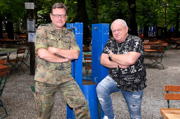 Lieutenant Colonel Christoph Scheibling and Udo Dirkschneider at the press event for the album We Are One by U D O and the Music Corps of the German Armed Forces in the Augustiner Keller Munich, 16 06 2020 Foto:xS.xAdamx xFuturexImage
