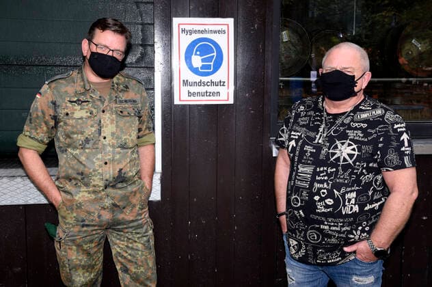 Lieutenant Colonel Christoph Scheibling and Udo Dirkschneider at the press event for the album We Are One by U D O and the Music Corps of the German Armed Forces at Augustiner Keller Munich, 16 06 2020 Foto:xS.xAdamx xFuturexImage
