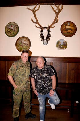 Lieutenant Colonel Christoph Scheibling and Udo Dirkschneider at the press event for the album We Are One by U D O and the Music Corps of the German Armed Forces in the Augustiner Keller Munich, 16 06 2020 Foto:xS.xAdamx xFuturexImage