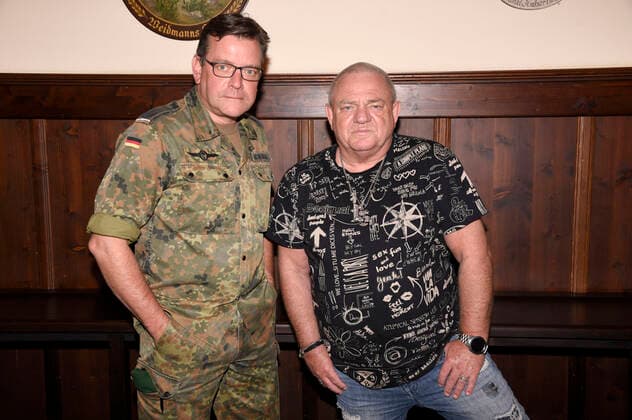 Lieutenant Colonel Christoph Scheibling and Udo Dirkschneider at the press event for the album We Are One by U D O and the Music Corps of the German Armed Forces at Augustiner Keller Munich, 16 06 2020 Foto:xS.xAdamx xFuturexImage