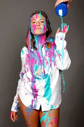 BODYART Colour Shirt Performance with Model Alena at Atelier Düsterwald Hameln, 16 06 2020 BodyArt artist Jörg Düsterwald Foto:xT.xSkupinx xFuturexImage