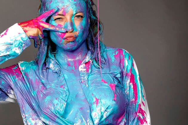 BODYART Colour Shirt Performance with Model Alena at Atelier Düsterwald Hameln, 16 06 2020 BodyArt artist Jörg Düsterwald Foto:xT.xSkupinx xFuturexImage