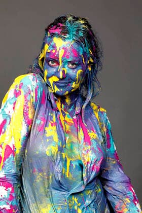 BODYART Colour Shirt Performance with Model Alena at Atelier Düsterwald Hameln, 16 06 2020 BodyArt artist Jörg Düsterwald Foto:xT.xSkupinx xFuturexImage