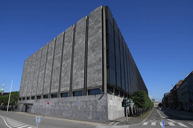 Architektur von Arne Jacobsen Copenhagen,Denmark 17June.2020 Denmark s central bank or Denmark national bank on bank of Copenahgen canal in danish capital. (Photo..Francis Dean DeanPictures)