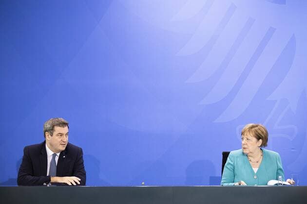 L R Markus Soeder, Prime Minister of Bavaria, and Chancellor Angela Merkel, CDU, recorded at a joint press conference after the meeting of the Chancellor with the heads of the federal states at the Chancellery in Berlin, 17 06 2020 Berlin Germany Copyright: xFlorianxGaertner photothek.netx