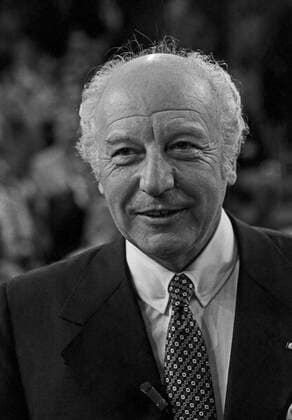 Walter Scheel Walter Scheel, deutscher Politiker, nach seiner Zeit als Bundespräsident, Deutschland um 1983. German politician Walter Scheel, after his time as Federal President, Germany around 1983., Deutschland Copyright: HelmutxReiss UnitedArchives832000601 EDITORIAL USE ONLY