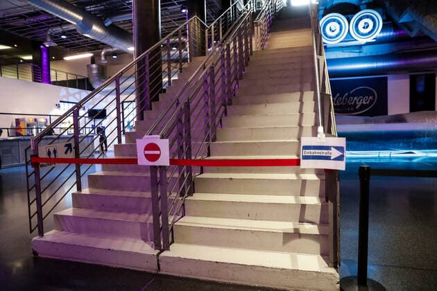 ARNEA NOW concept presentation 18 06 2020 Signs on the walls and arrows on the floor lead clearly directed and in a one-way street principle to the square Presentation of the ARNEA NOW concept 18 06 2020 Cologne LanxessArena NRW Germany Copyright: xBEAUTIFULxSPORTS Wunderlx