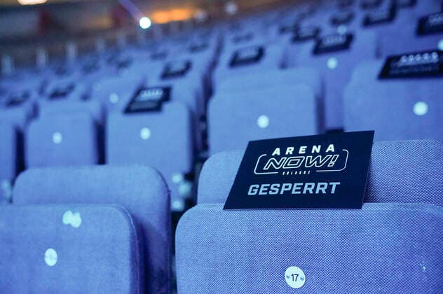 Closed seats on the tiers to comply with the hygiene guidelines and the distance rules at the press conference to present the new Arena Now event concept in the Lanxess Arena Cologne, 18 06 2020 Foto:xJ.xKrickx xFuturexImage