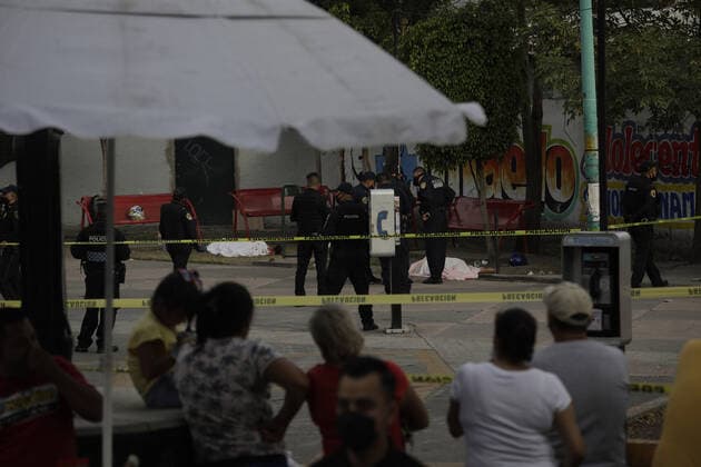 The bodies of two people have been found outside the oceania subway. The victims were killed by an alleged settling of accounts by two people who were riding on motorcycles and shot them. Where: Mexico City, Mexico When: 18 Jun 2020 Credit: Eyepix Cover Images **EDITORIAL USE ONLY** Copyright: xMarianaxBaex 40658131 EDITORIAL USE ONLY. NOT FOR USE BY NEWSPAPERS BASED IN THE UK.