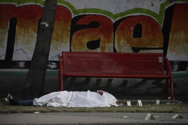 The bodies of two people have been found outside the oceania subway. The victims were killed by an alleged settling of accounts by two people who were riding on motorcycles and shot them. Where: Mexico City, Mexico When: 18 Jun 2020 Credit: Eyepix Cover Images **EDITORIAL USE ONLY** Copyright: xMarianaxBaex 40658135 EDITORIAL USE ONLY. NOT FOR USE BY NEWSPAPERS BASED IN THE UK.