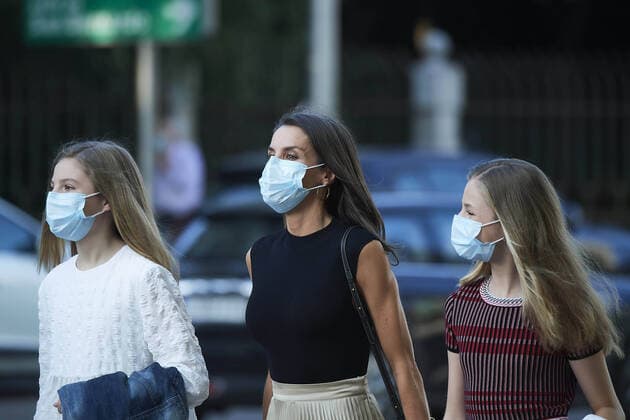 19-06-2020 Madrid Queen Letizia and King Felipe and Princess Leonor and Princess Sofia attend the contemporary flamengo performance at the Canal theater in Madrid. No Spain  Copyright: xPPEx