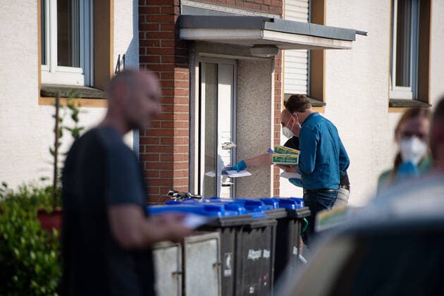 20 06 2020 Coronavirus residential area of Tönnies employees in quarantine The management speaks about current developments of the corona outbreak of over 1000 people in the Tönnies meat plant in Rheda Wiedenbrück The management speaks about quarantine In the district of Güt