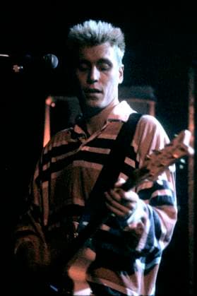 Farin Urlaub von Die Ärzte live bei einem Konzert der Plugged -Tour im Capitol. Hannover, 25.11.1993 *** Farin Urlaub by Die Ärzte live at a concert of the Plugged Tour at the Capitol Hannover, 25 11 1993 Foto:xR.xKeuntjex xFuturexImage