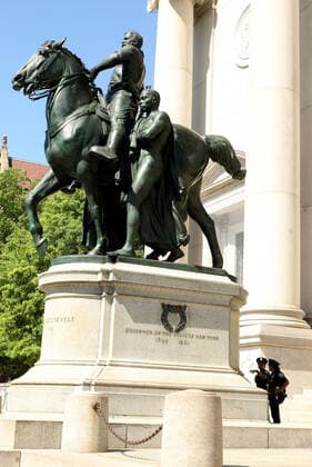 June 22, 2020, New York, New York, USA: A view of the Teddy Roosevelt statue flaked with a Native American man and an African man in front of the American Museum of Natural History. The museum decided it will remove the statue which has been in front of the Central Park entrance since 1940 due to it s racist depiction of African Americans and Indigenous people. New York USA - ZUMAk03_ 20200622_zaf_k03_019 Copyright: xNancyxKaszermanx