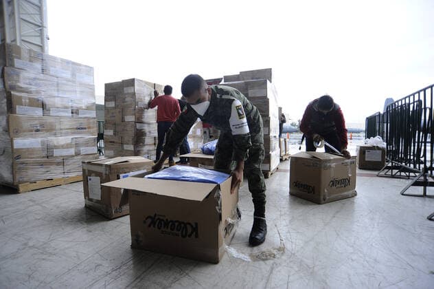 Military officers wear face masks while organizing medical supplies in the General Health Warehouse to be distributed in the country s various hospitals to treat patients infected with COVID-19. Where: Mexico City, Mexico When: 22 Jun 2020 Credit: Eyepix Cover Images **EDITORIAL USE ONLY** Copyright: xRicardoxCastelanxCruzx 40665348 EDITORIAL USE ONLY. NOT FOR USE BY NEWSPAPERS BASED IN THE UK.