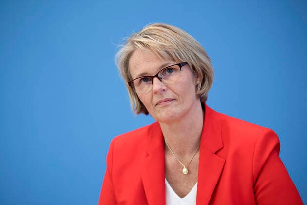 Anja Karliczek, Bildungsbericht 2020 DEU, Deutschland, Germany, Berlin, 23 06 2020 Anja Karliczek, Federal Minister of Education, Federal Minister of Education and Research, CDU, after the Federal Press Conference concerning the presentation of the nationa