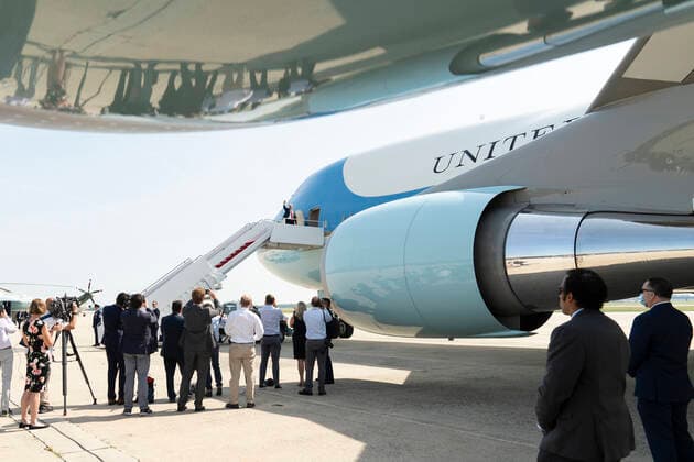 June 23, 2020 - Yuma, Arizona - President Donald J. Trump waves as he boards Air Force One at Joint Base Andrews, Md., Tuesday, June 23, 2020, to begin his trip to Yuma Yuma USA - ZUMAz03_ 20200623_sha_z03_404 Copyright: xWhitexHousex