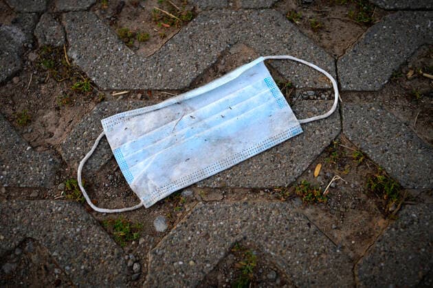 discarded face mask lying on the floor, corona crisis, Stuttgart, Baden Württemberg, Germany Coronavirus