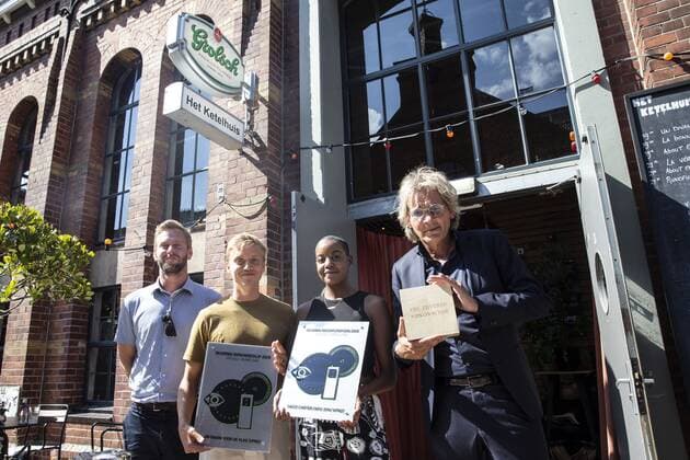 AMSTERDAM Nicolaas Veul, Tim den Besten, Sagid Carter and Matthijs van Nieuwkerk during the presentation of the Silver Nipkow disc and travel microphone ANP KIPPA PIETER STAM DE JONGE  Copyright: xHollandsexHoogtex xxANPx x415489694x