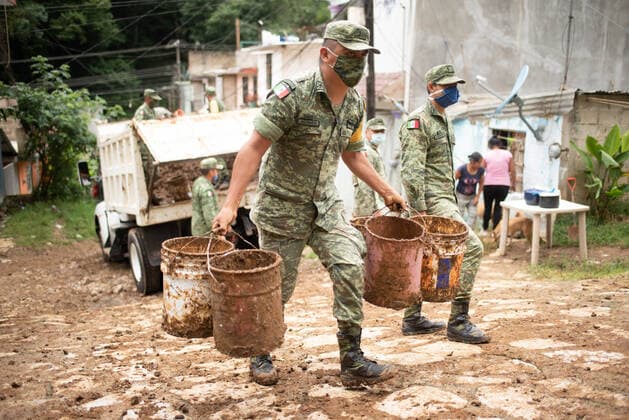 June 25, 2020, Xalapa, Veracruz, Mo xico: Members of the Mexican army help families affected by the landslides that have occurred since June 24. The damage so far is incalculable. Xalapa MÃ xico - ZUMAqp1_ 20200625_zip_qp1_014 Copyright: xHectorxAdolfoxQuintanarxPerezx
