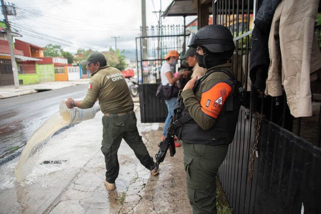June 25, 2020, Xalapa, Veracruz, Mo xico: Members of the Mexican army help families affected by the landslides that have occurred since June 24. The damage so far is incalculable. Xalapa MÃ xico - ZUMAqp1_ 20200625_zip_qp1_018 Copyright: xHectorxAdolfoxQuintanarxPerezx
