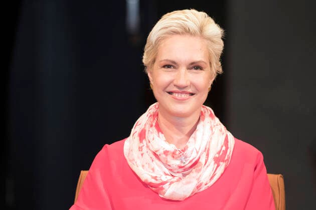 3nach9 talk show in picture Manuela Schwesig Minister President For three years Manuela Schwesig has been Minister President of the State of Mecklenburg Vorpommern During this time in office, the mother of two children had to overcome serious p