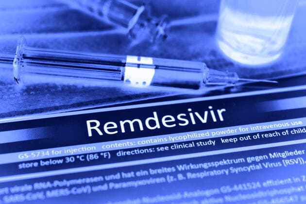 Syringe and Remdesivir label, active ingredient Remdesivir against corona infection ** NUR FUER REDAKTIONELLE ZWECKE ** EDITORIAL USE ONLY **