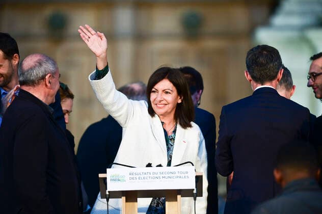 Bilder des Jahres 2020, News 06 Juni News Themen der Woche KW26 bain de foule d Anne Hidalgo - candidate a sa propore reelection a la Mairie de Paris NEWS : Soiree du Second tour des elections Municipales a Paris - 28 06 2020 JBAutissier Panoramic 