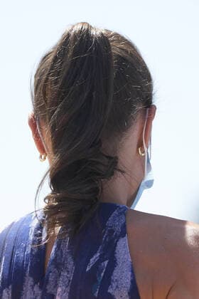 29-06-2020 Poligono Queen Letizia and King Felipe visited Poligono Sur (3000 viviendas) and the ‘El Esqueleto’ Civic Center and the Social Center of the Don Bosco Foundation in Sevilla, Spain. This trip is part of a royal tour that will take the royals through all Spanish autonomous communities with the objective of supporting economic, social and cultural activity after the Coronavirus outbreak. No Spain  Copyright: xPPEx