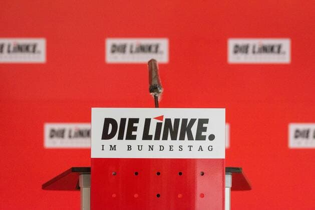 Berlin, press conference of the parliamentary group DIE LINKE Germany, Berlin 30 06 2020 The picture shows the partys logo in front of the press conference of the parliamentary group in the German Bundestag Berlin Bundestag Berlin Germany