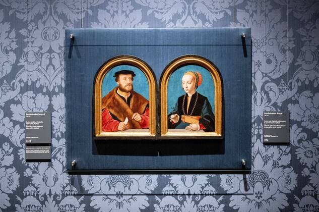 Bilder des Jahres 2020, Entertainment 06 Juni Entertainment Bilder des Tages THE HAGUE - Portraits of Jakob Omphalius and Elisabeth Bellinghausen during the press presentation of the new addition to the Mauritshuis in The Hague, 30 June 2020. The acquisition brings a bridal couple back together that was separated at auction almost 125 years ago. The Cologne painter Bruyn immortalized Jacob and his fiancÃ e Elisabeth Bellinghausen, shortly before their marriage in 1539, on two panels that together form a diptych. ANP SEM VAN DER WAL *** THE HAGUE Portraits of Jakob Omphalius and Elisabeth Bellinghausen during the press presentation of the new addition to the Mauritshuis in The Hague, 30 June 2020 The acquisition brings a bridal couple back together that was separated at auction almost 125 years ago The Cologne painte  Copyright: xHollandsexHoogtex xxANPx x415866685x