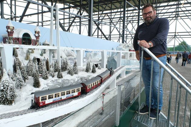 Snow Dome Modellbau Welten Bispingen Managing Director Frank Blin in the Iceland section The worlds largest model railway, with 12,000 square meters of space, opened today in Bispingen, with 20 kilometers of laid tracks as well as 500 trains
