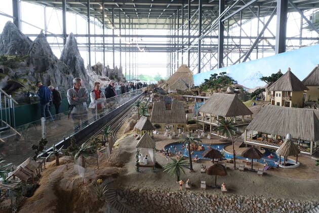 Snow Dome Modellbau Welten Bispingen Africa is represented by the Tanzania section The largest model railway in the world, with 12,000 square metres of space, opened today in Bispingen, with 20 kilometres of laid tracks as well as 50