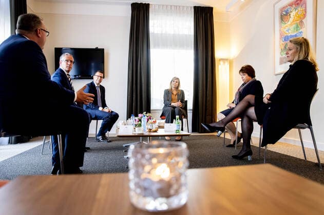 02-07-2020 Queen Máxima visited, in the context of the impact of the corona pandemic on the funeral industry, funeral home Engelen & Spoor Funeral Services in The Hague The outbreak of COVID-19 has drastically changed the work in the funeral industry.  Copyright: xxPPE pool v.d.xWerf vanxKatwijkx