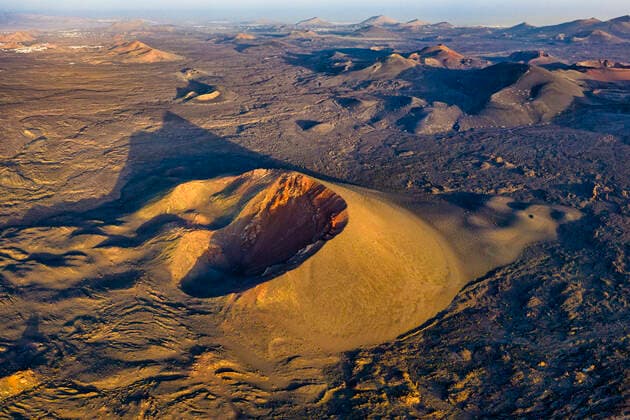 Caldera Roja Volcano in Timanfaya National Park, Lanzarote, Canary Islands, Spain, Atlantic, Europe Copyright: GavinxHellier 794-4833