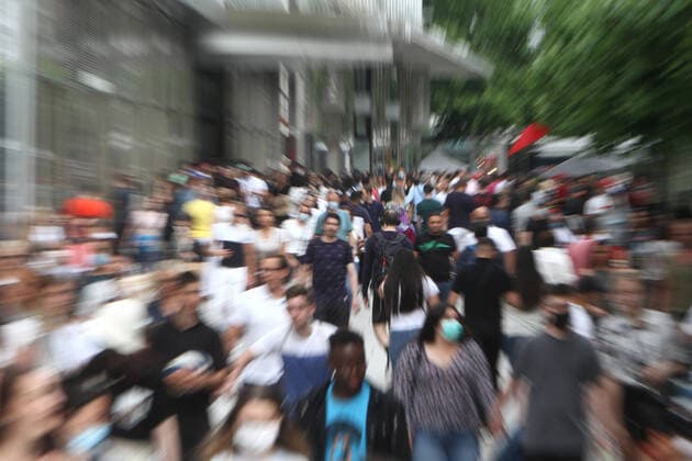 After the relaxation of protective measures and the reopening of shops, the Zeil shopping street and pedestrian zone in downtown Frankfurt looks the same as it did before the corona crisis, with a large crowd of people who largely fail to keep the required minimum distance from each other, Hesse, Germany