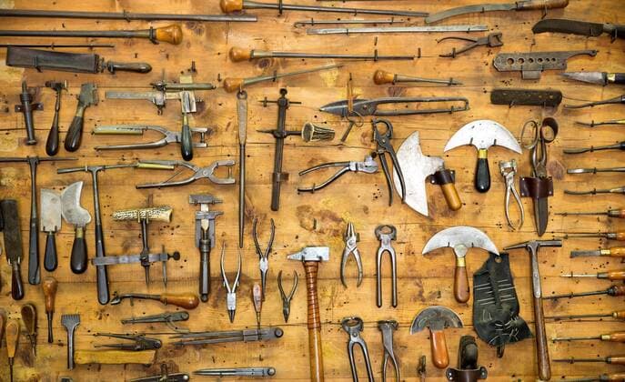  Old tools on the wall Copyright: xNomadSoulx Panthermedia28088498