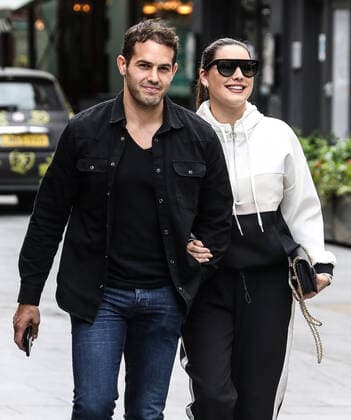 Bilder des Jahres 2020, Entertainment 07 Juli Entertainment Themen der Woche KW28 Entertainment Bilder des Tages July 7, 2020, London, United Kingdom: Kelly Brook and Jeremy Parisi seen arriving at the Global Radio Studios in London. London United Kingdom - ZUMAs197 20200707_zaa_s197_035 Copyright: xBrettxCovex