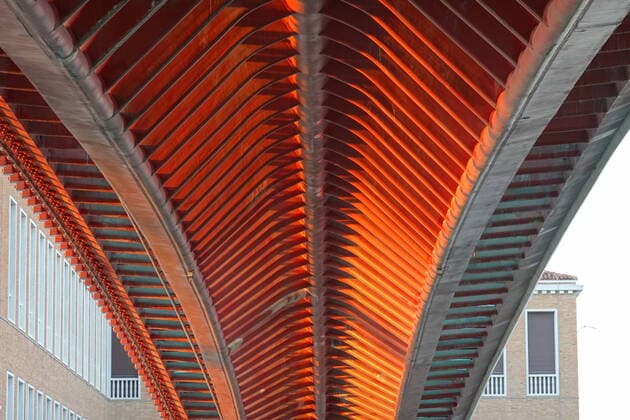 Architektur von Santiago Calatrava Venedig, Brücke über den Canal Grande von Santiago Calatrava (Ponte della Costituzione) Venice, Bridge over Canal Grande by Santiago Calatrava (Ponte della Costituzione) *** Venice, Bridge over Canal Grande by Santiago Calatrava Ponte della Costituzione Venice, Bridge over Canal Grande by Santiago Calatrava Ponte della Costituzione