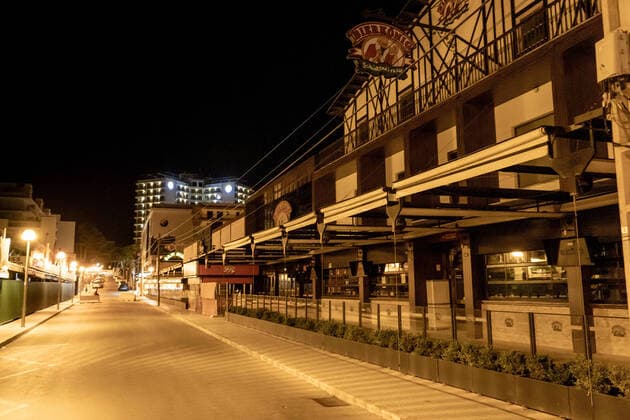Playa de Palma Ham street with beer king Corona conditionally closed Party mile in the evening around 23 00 hrs Playa de Palma Ham street with beer king Corona conditionally closed Party mile in the evening around 23 00 hrs, Mallorca Belearen Spain Playa de Palma