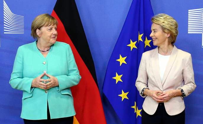 News Themen der Woche KW28 The 3 representatives met today to discuss the presidency of Germany at the head of Europe for 6 months. Meeting Charles Michel, Ursula von Der Leyen and Angela Merkel  POOL DursunxAydemir LePictorium_0232227