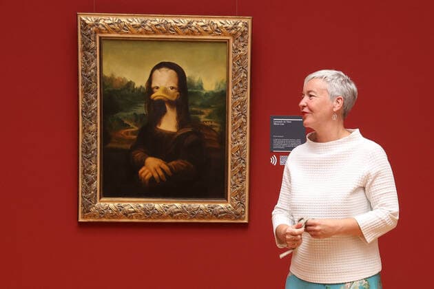 Bilder des Jahres 2020, Entertainment 07 Juli Entertainment Themen der Woche KW28 Entertainment Bilder des Tages Niedersachsen, Hannover, Landesmuseum, Presserundgang zur Ausstellungseröffnung Duckomenta. Das WeltEntenMuseum . Katja Lembke Leiterin des Landesmuseums Hannover, *** Lower Saxony, Hannover, Landesmuseum, press tour for the exhibition opening Duckomenta The World Duck Museum Katja Lembke Director of the Landesmuseum Hannover,